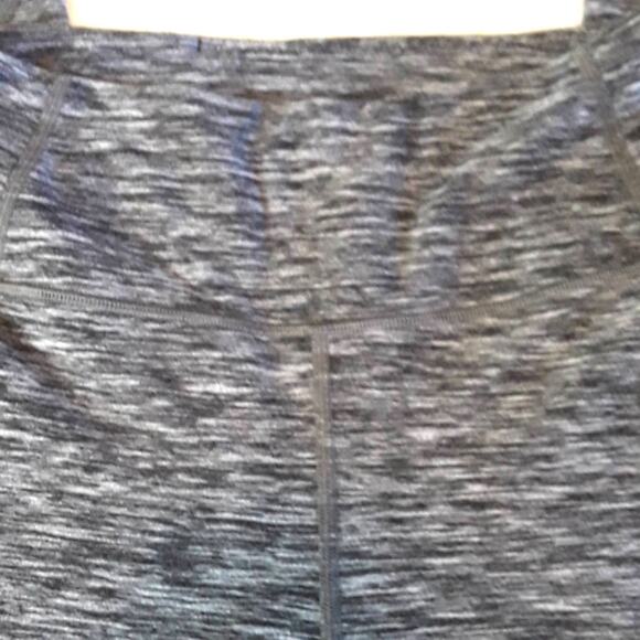 Victoria's Secret Sz S Gray Highrise Cropped Pockets Logo Spell out Leggings - Picture 3 of 11